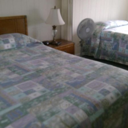 Village Green Motel Yarmouth Port Eksteriør bilde